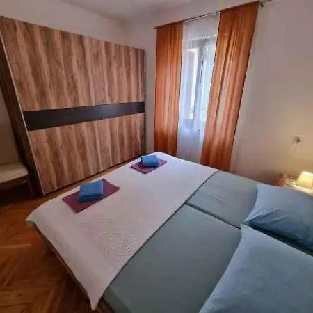 In 54062 Apartment *